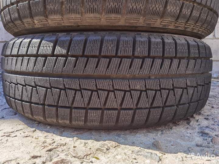 Bridgestone Blizzak Revo GZ 215/60 R17 96Q