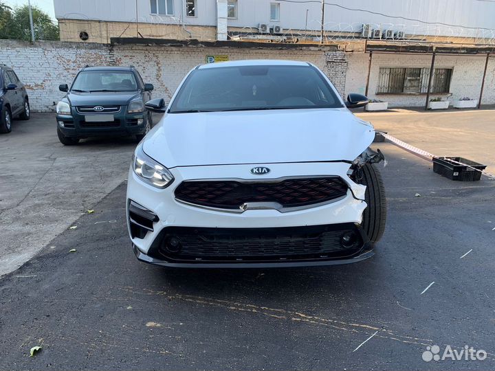 Kia Cerato 2.0 AT, 2020, битый, 42 000 км