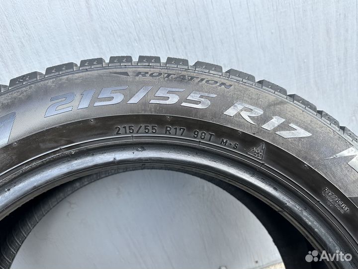 Pirelli Ice Zero 215/55 R17
