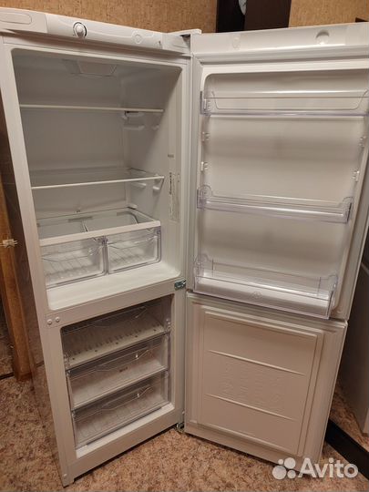 Холодильник indesit DS 316W