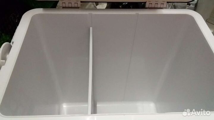 Автомобильный холодильник 12/220 вольт