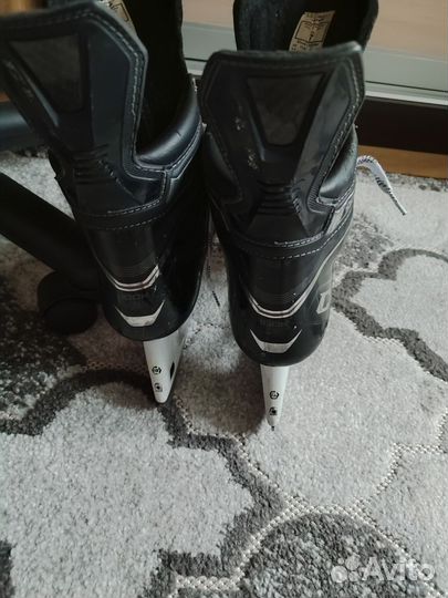 Коньки хоккейные