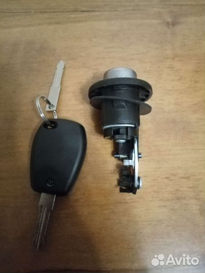 Личина замка багажника Renault logan 1 поколение