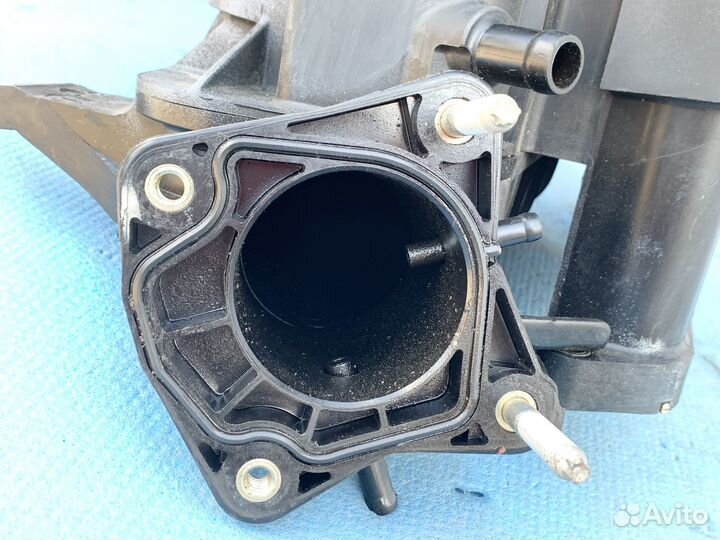 Toyota Corolla E12 2001-2006г коллектор впускной