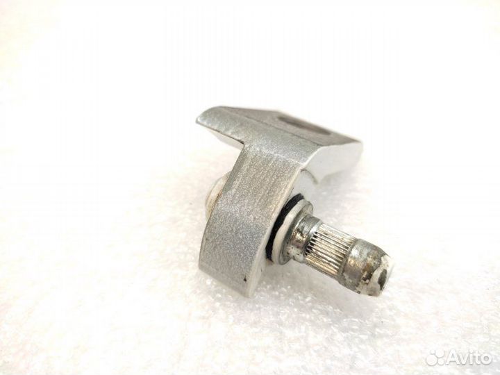 Петля двери задняя левая Audi A6 C7 1.8 CYG 2018