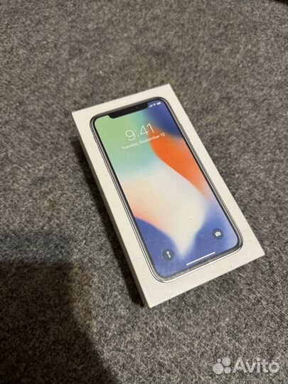 iPhone X, 64 ГБ