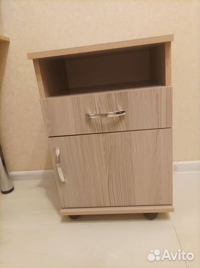 Тумба прикроватная