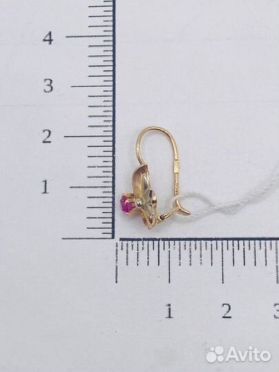 Золотые серьги с камнем