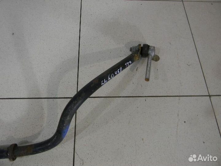 Стабилизатор передний