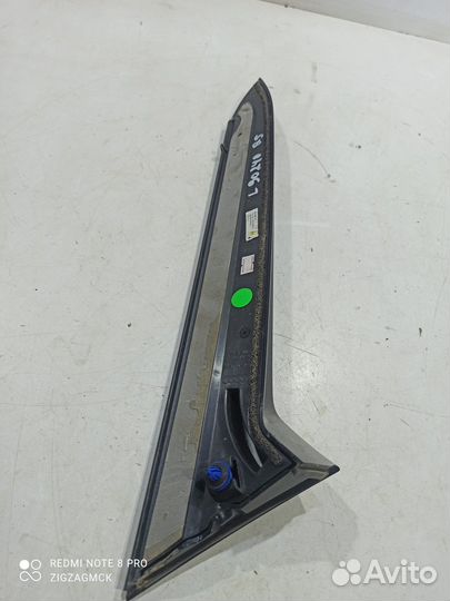 Накладка декоративная крышки багажника левая