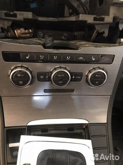 Блок климата на Volkswagen Passat B7