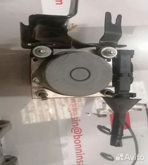 Блок абс, 8201128671 Renault Clio III 2005 - 2012 года
