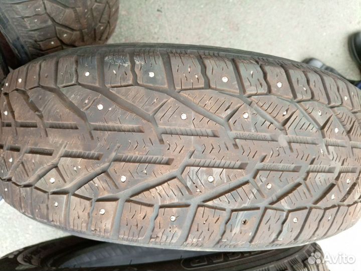 Tigar SUV Ice 215/65 R16