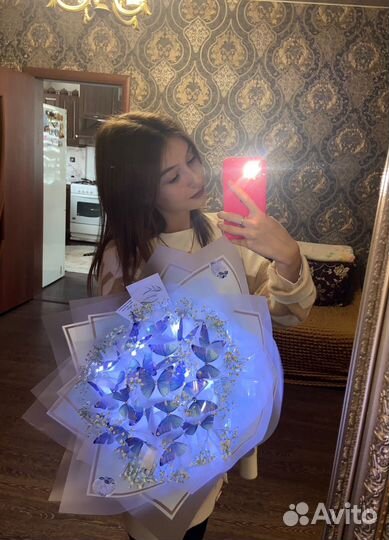 Букет с гипсофилой и бабочками