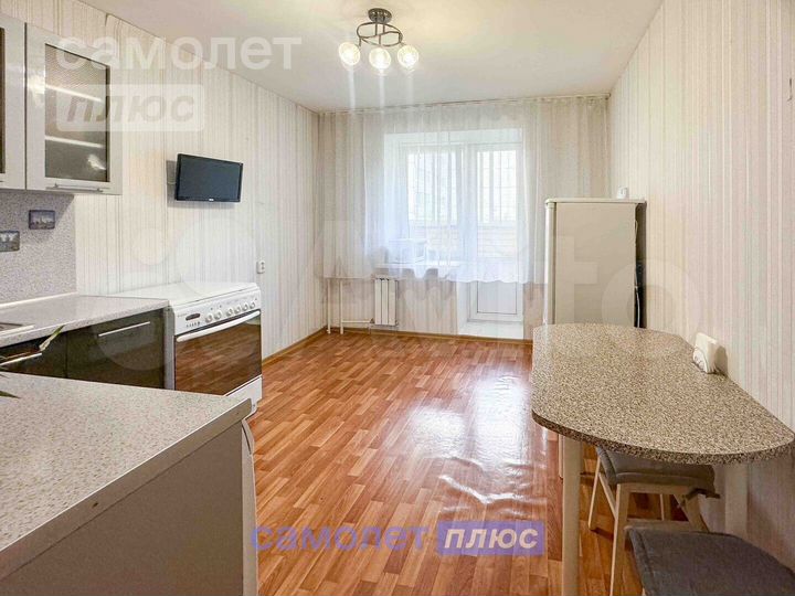 2-к. квартира, 63 м², 1/10 эт.