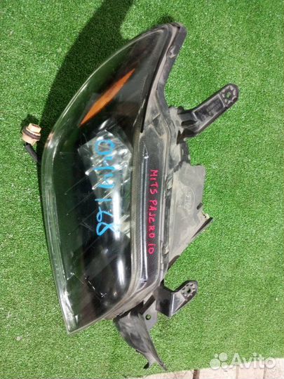 Фара правая Mitsubishi Pajero Io H77W