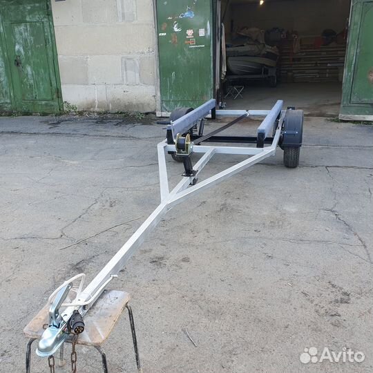 Лодочный прицеп