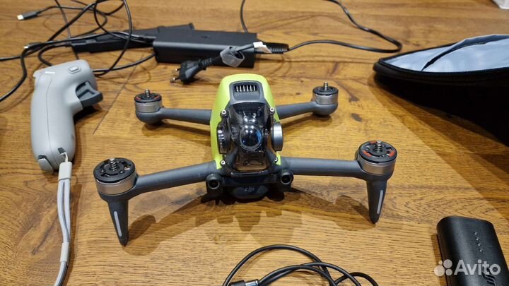 DJI FPV Combo + Fly More Kit + Motion Controller