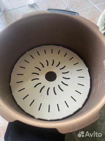 Втавка в Чашу для мультиварки Bork U701