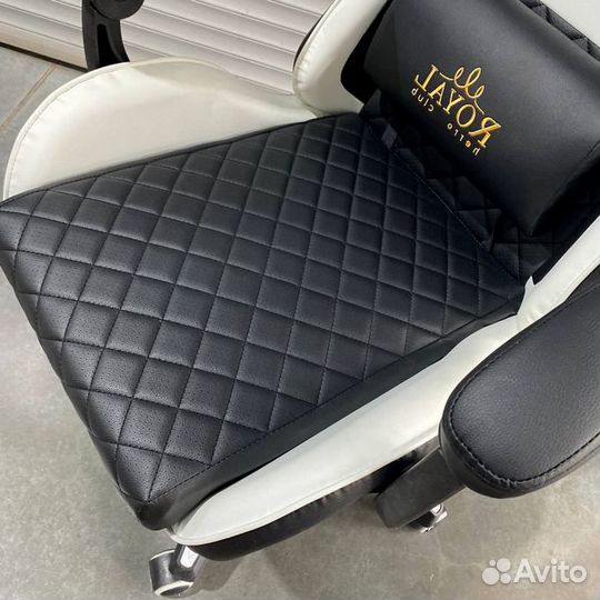 Офисное новое компьютерное кресло