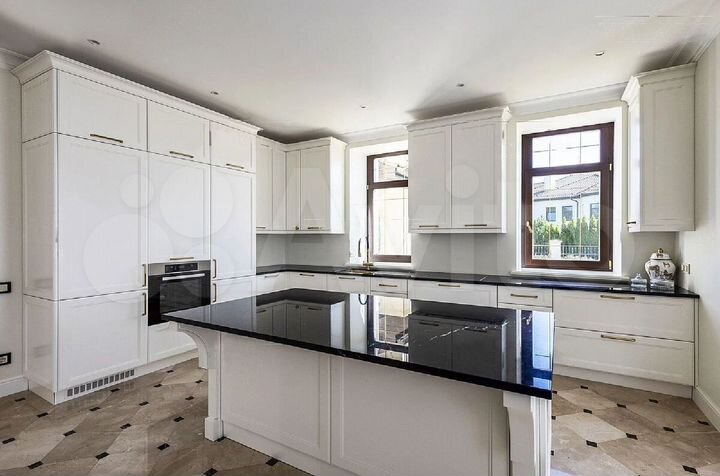 Коттедж 500 м² на участке 22 сот.