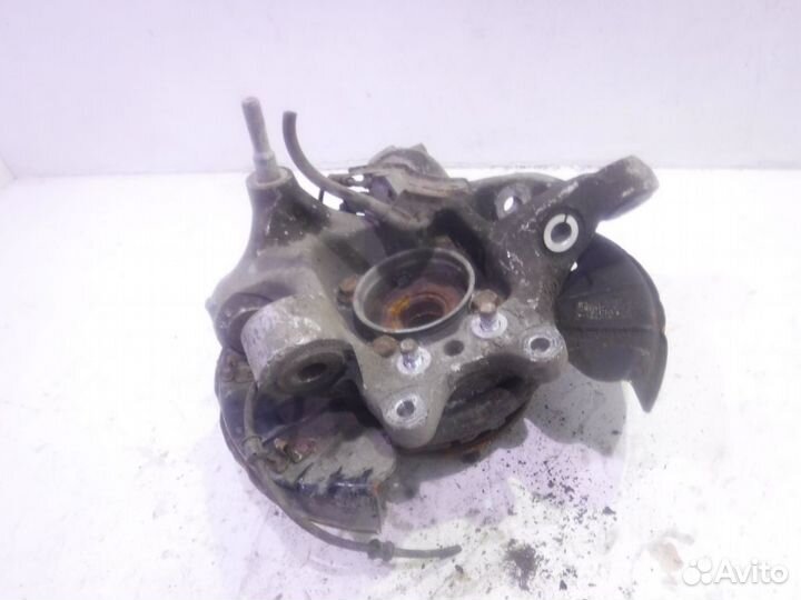 Кулак задний правый Лексус