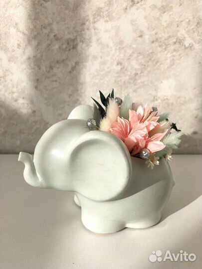 Композиция слоник с сухоцветами