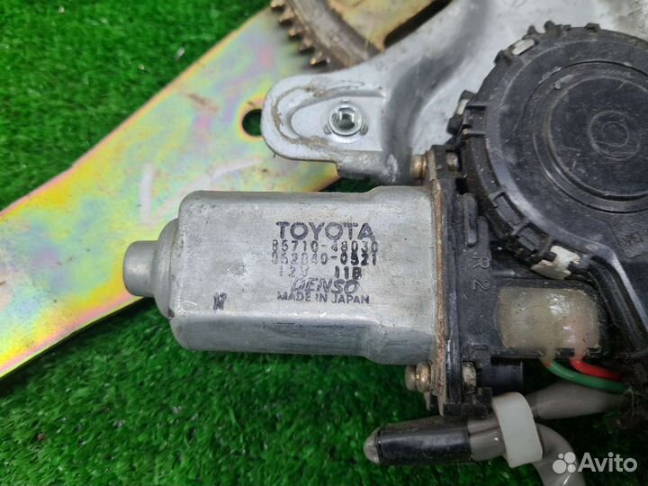 Стеклоподъемник задний левый Lexus Rx300 MCU15