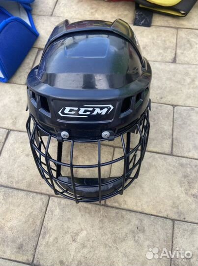 Хоккейный шлем