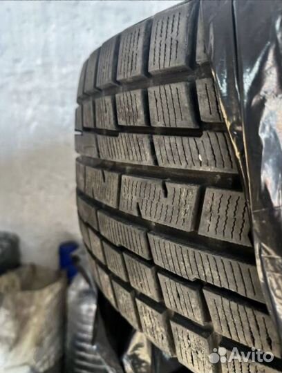 Yokohama Ice Guard IG30 215/45 R17