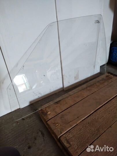 Стекла боковые левые