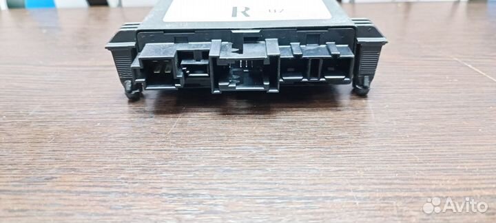 Задний правый блок двери Mercedes W203