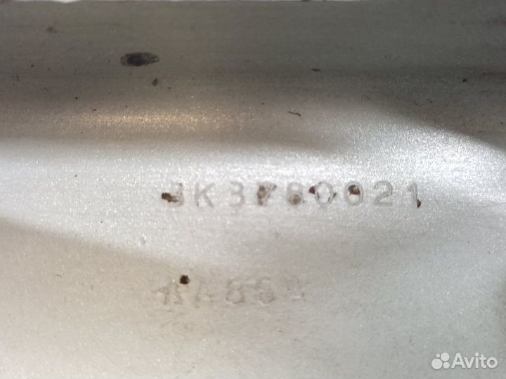 Петля капота правая Land Rover Discovery 3 L319