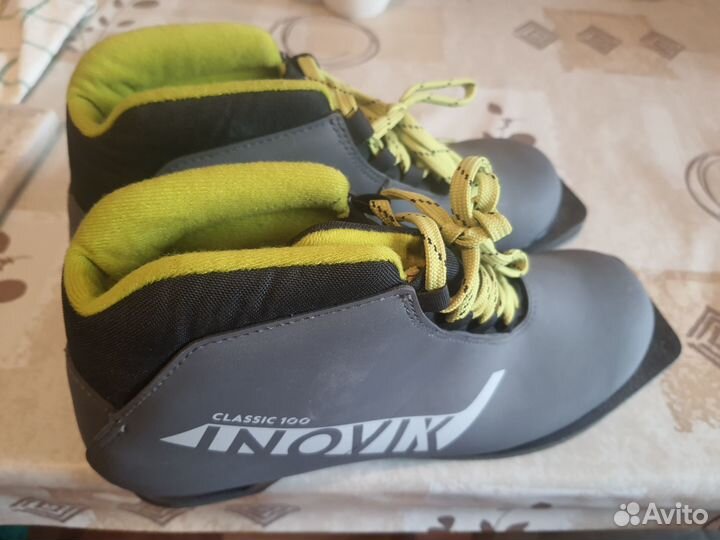 Лыжные ботинки