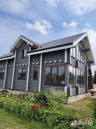 Покраска деревянного дома