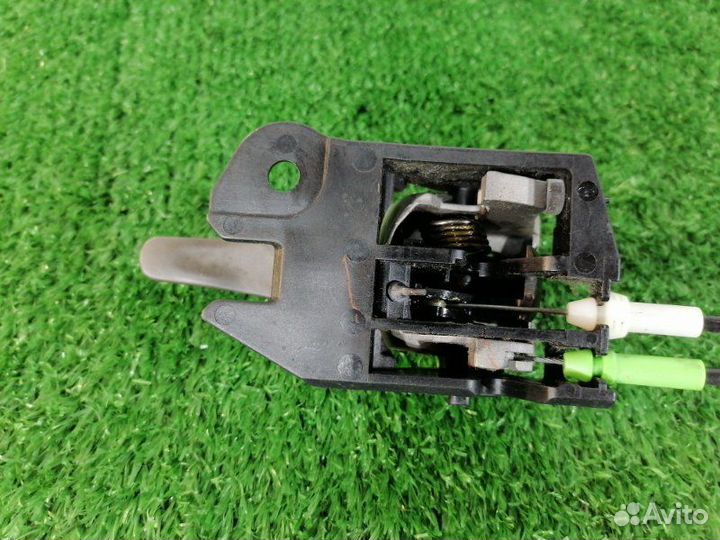 Замок двери передний правый Toyota Corolla Rumion