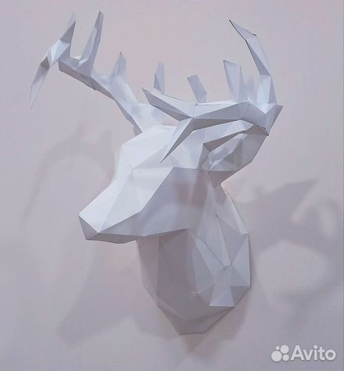 Полигональная фигура олень