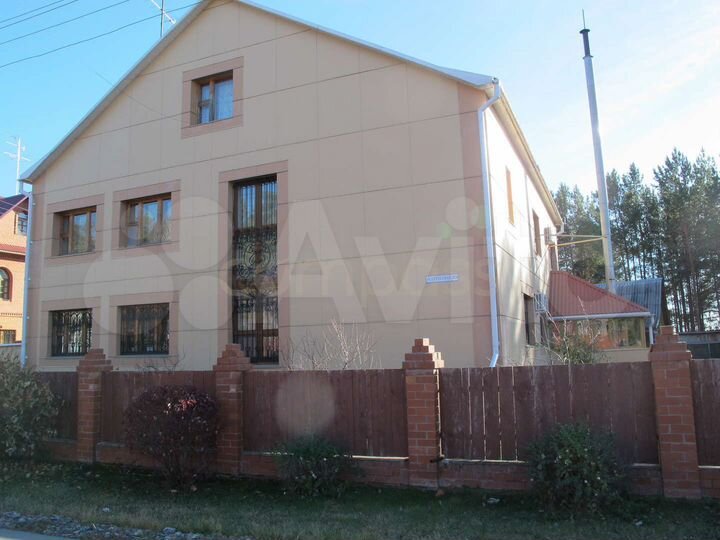 Коттедж 533 м² на участке 12,6 сот.