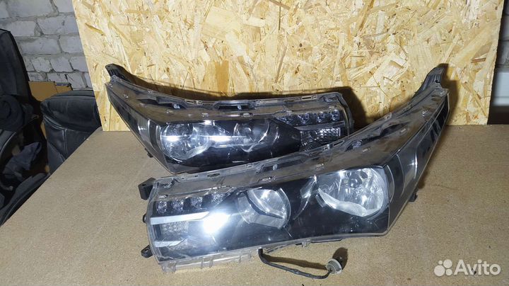 Фара правая Тойота corolla е180