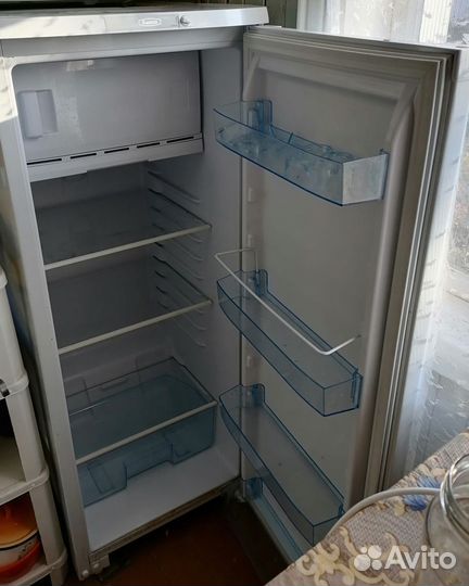 Холодильник Бирюса