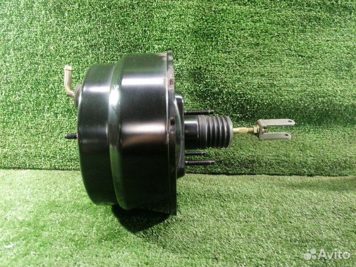 Вакуумный усилитель тормозов Toyota Crown JZS179