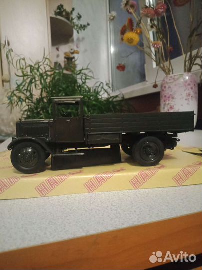 Модель грузовика 1/43 Я-4
