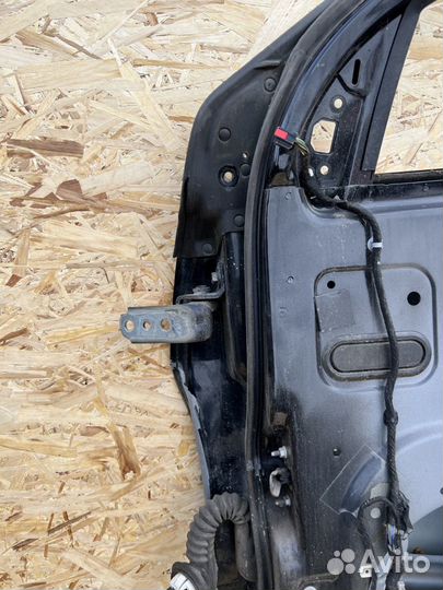 Петля двери Ford Explorer