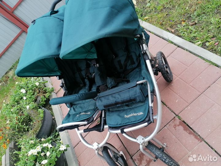 Коляска для двойни Bumbleride