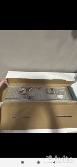 Полка стеклянная для ванной новая