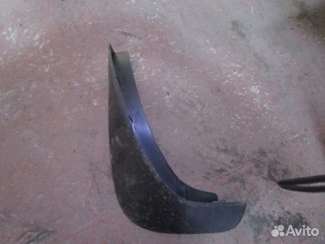 Брызговик передний левый Land Rover Range Rover IV