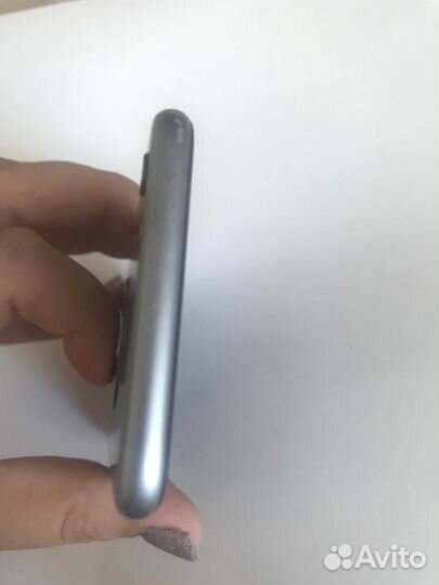 Телефон iPhone 6s