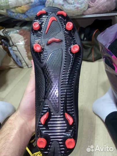 Футбольные бутсы nike phantom