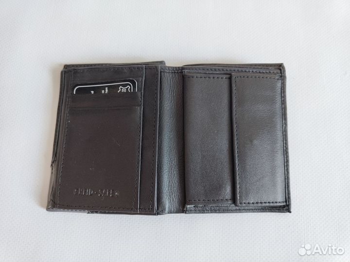 Мужское кожаное портмоне