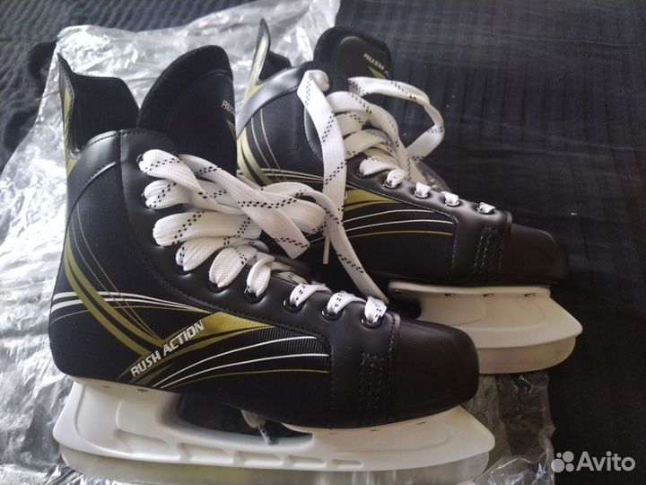 Коньки хоккейные